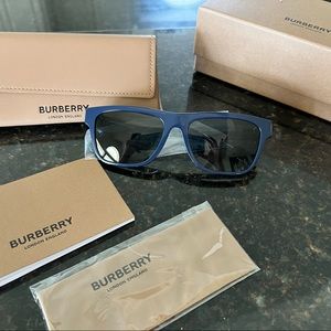 COPY - Burberry sunglasses brand new